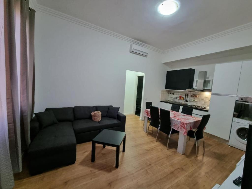 Piazza Colombo-Apartments Σαν Ρέμο Εξωτερικό φωτογραφία